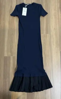 ひな様 zara プリーツヘムワンピ ネイビー