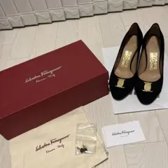 Salvatore Ferragamo ブラックパンプス