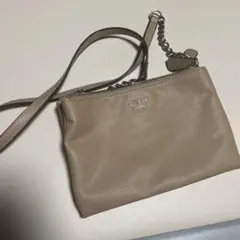 GUESS ベージュ ショルダーバッグ