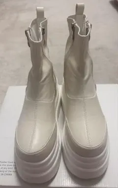 YOSUKE 厚底ジッパーストレッチブーツ アイボリー