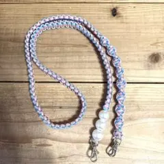 ハンドメイド　スマホショルダーストラップ ピンクと青　パール　4ミリパラコード