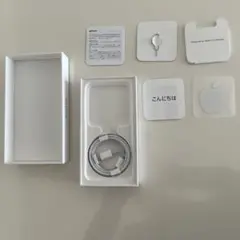 iPhonese2の箱と付属品