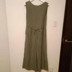 カーキ ノースリーブ オールインワン 　生地厚め　秋服 Ungrid