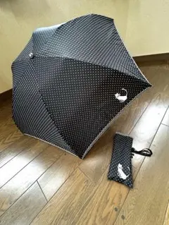 新品　折りたたみ傘 猫のイラスト付き UVカット　REVE GARAGE 刺繍