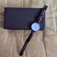 ジャンク品　Daniel Wellington 腕時計 ブラウンレザー