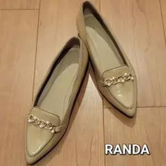RANDA パールチェーン ポインテッドトゥシューズ ベージュM 23.5cmのサムネイル