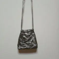 JANE&YORK　巾着ショルダーバッグ メタリック キルティング