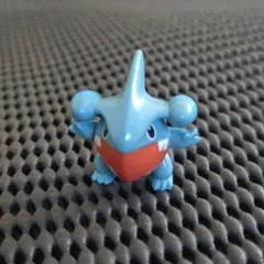 びっくらたまご　ポケモンフィギュアコレクション　わくわくタイム　フカマル×１点