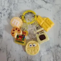✳ピンク yummy クッキー✳じゃらじゃらキーホルダー✳ - メルカリ