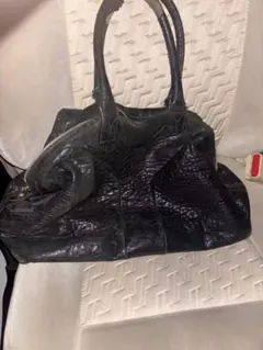 イヴ・サンローラン　YSL サンローラン　黒レザーショルダーバッグ