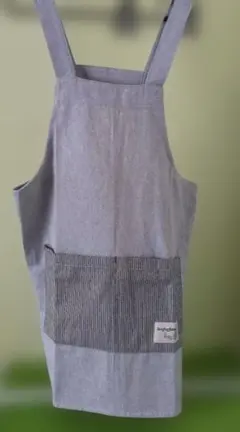 ライトグレーエプロン デニム風 サロペットスタイル