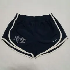 Nike DRY-FITレディースショートパンツ（インナーショーツ付）