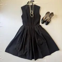 DRESSTERIOR 黒ワンピース フレア ノースリーブ 38 上品シルエットのサムネイル