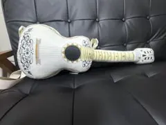 激レア! リメンバー・ミー ギター型 クッション - メルカリ