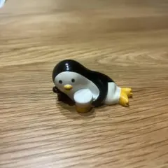 コンコンブル concombreくつろぐペンギン