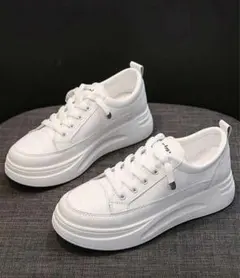 厚底ホワイトスニーカー