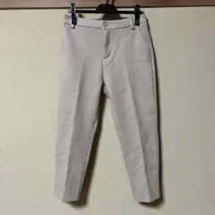 ベージュ スラックスパンツ
