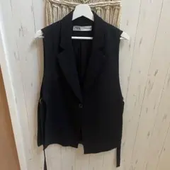 ZARA 黒 ノースリーブジャケット