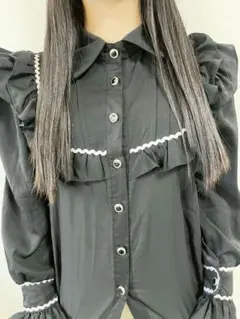 フリル付きブラックシャツ 地雷系 量産型