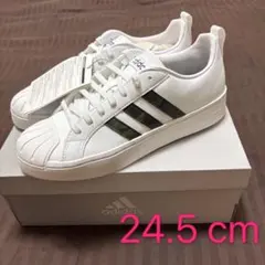 新品 スニーカー