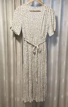 お値下げ致しました！！アヴァンリリィ　ドットワンピース