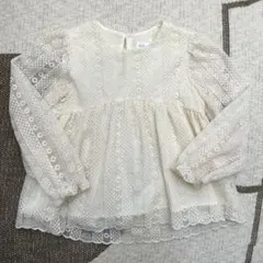 新品同様！ZARAキッズ　刺繍フリルブラウス　116 アイボリー
