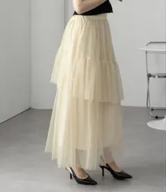 【新品タグ付き】アイボリー/ヒラヒラ/スカート/フォーマル