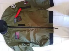 ミリタリー風オリーブ色ナイロンジャケット Mサイズ
