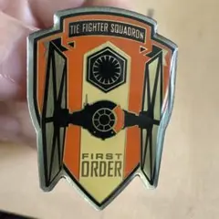 スターウォーズ ファーストオーダー TIEファイター ピンバッジ