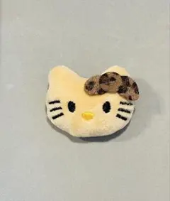 ハローキティ　ブローチ