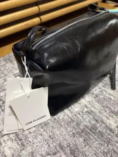 LOW CLASSIC ショルダーバッグ ブラック