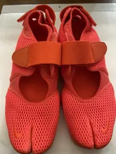 Nike メッシュ スニーカー オレンジ