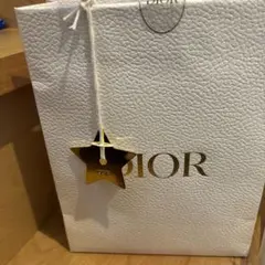 Dior ギフト袋 白 レザー風 星型タグ付き
