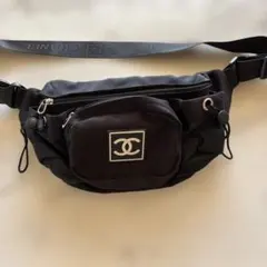 シャネル　ノベルティボディバック中古