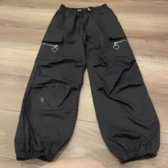 キッズ カーゴパンツ 黒 ハートチャーム付き