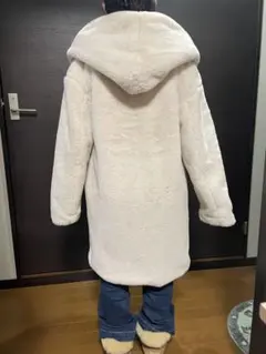 AZUL フード付きホワイトファーコート