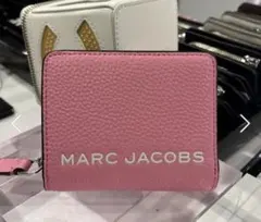 (新品未使用) お得！！ MARC JACOBS ピンク 二つ折り財布のサムネイル
