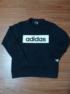 adidas ESSENTIALS ブラック スウェット