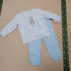 【ユニクロ】ピーターラビットの水色ベビーパジャマ