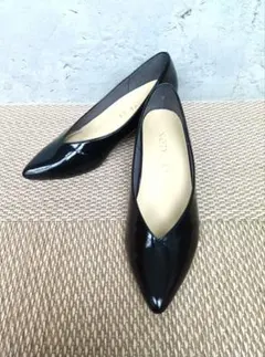 Le Talon エナメルフラットパンプス Vカット