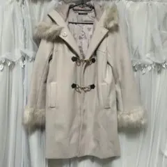 アイボリー ダッフルコート ファー付き