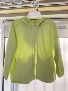ユニクロ　フルジップフード付きパーカー 100cm 黄緑