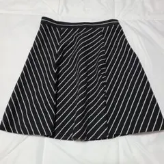 UNIQLO 黒と白のストライプ フレアスカート Sサイズ