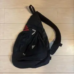 希少adidas Y2K ヴィンテージ古着　ボディバッグ　ワンショルダーのサムネイル