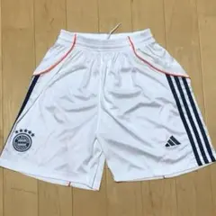 【未使用】FCバイエルン ハーフパンツ Mサイズ