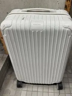 RIMOWA キャリーケース ホワイトのサムネイル