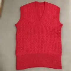 ハンドメイド　機械編み　赤　Vネック　ケーブル編み　ニットベスト　毛