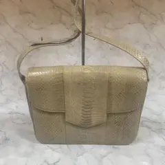 Item thumbnail for item 51f4110c-2aee-4c2f-9ba3-af728d24504d