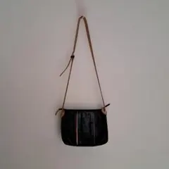 ショルダーバッグ 前・後面ポケット付き