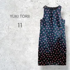 【YUKI TORII】　美品　ノースリーブワンピース　フラワープリント　光沢感のサムネイル